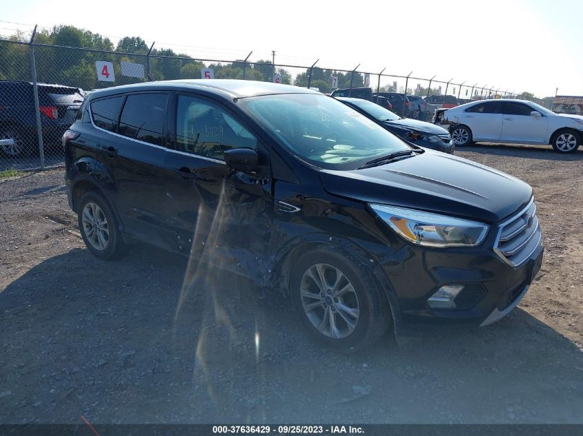 2017 FORD ESCAPE SE - 1FMCU9GD6HUC06213