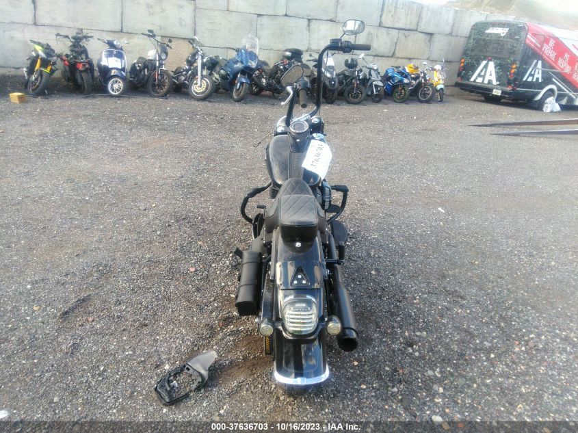 2022 HARLEY-DAVIDSON FLHCS 1HD1YBK12NB028178