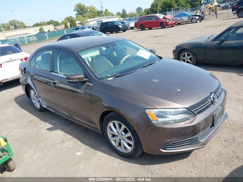 2013 VOLKSWAGEN JETTA SEDAN SE W/CONVENIENCE - 3VWDP7AJ0DM425974