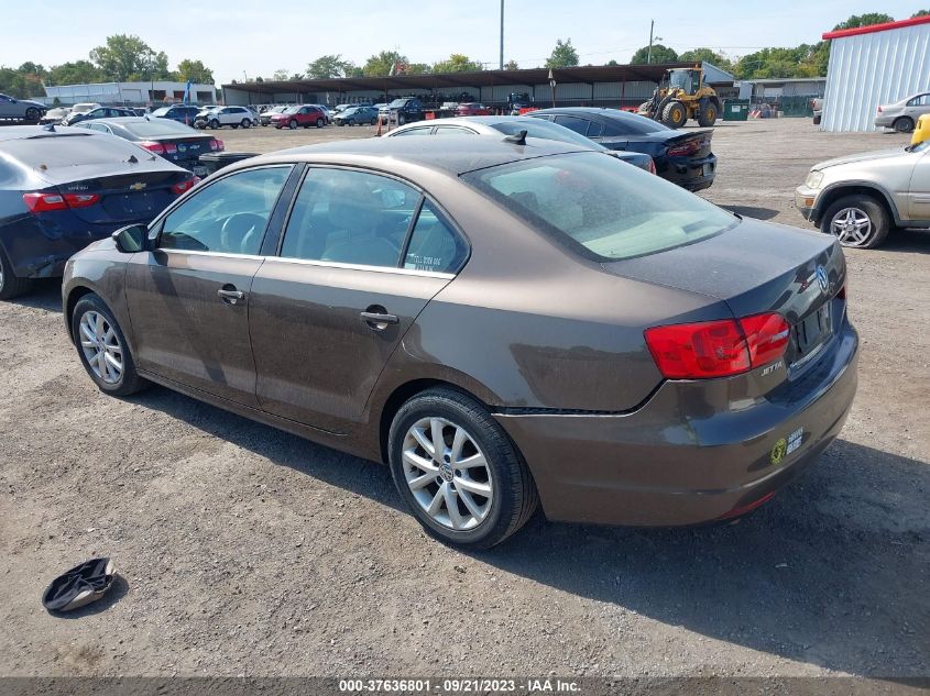 2013 VOLKSWAGEN JETTA SEDAN SE W/CONVENIENCE - 3VWDP7AJ0DM425974