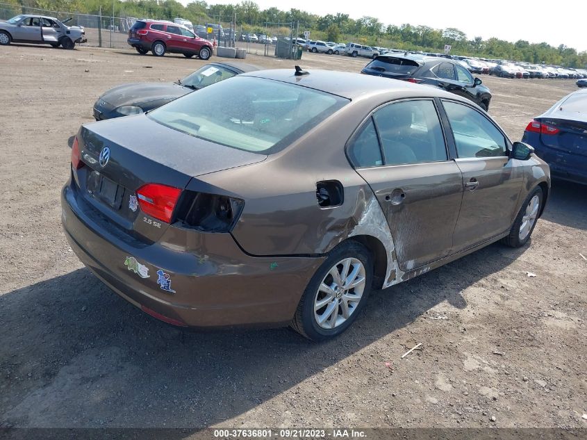 2013 VOLKSWAGEN JETTA SEDAN SE W/CONVENIENCE - 3VWDP7AJ0DM425974