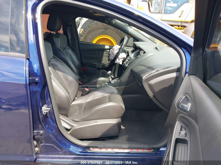 2016 FORD FOCUS ST 1FADP3L93GL216092