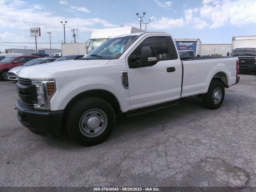 1FTBF2A60KED13187 Ford Super Duty F-250 SRW XL/XLT 2