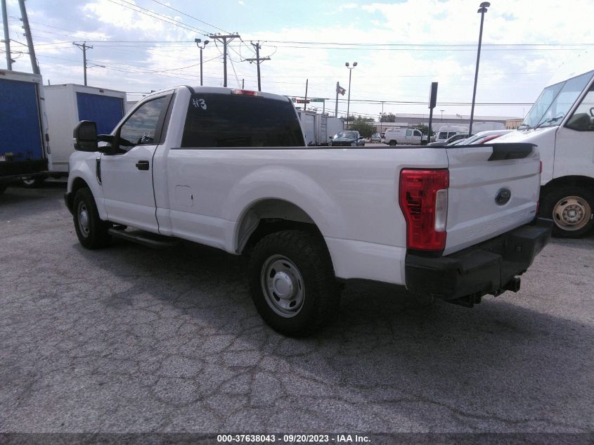 1FTBF2A60KED13187 Ford Super Duty F-250 SRW XL/XLT 3