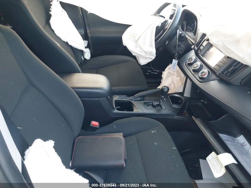 VIN 2T3ZFREV9JW488523 2018 TOYOTA RAV4 LE
