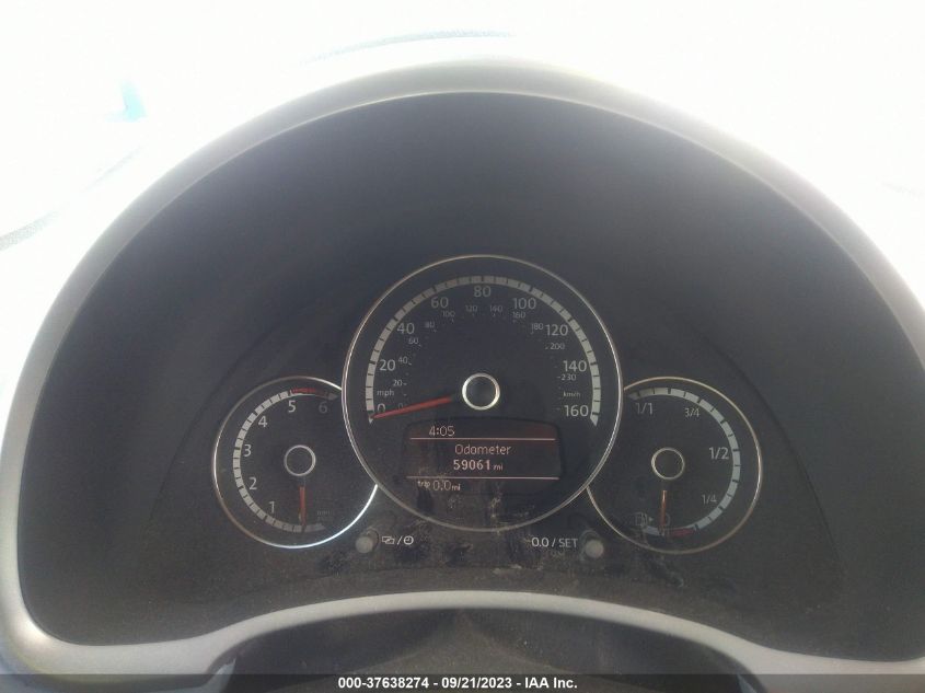 2013 VOLKSWAGEN BEETLE CONVERTIBLE 2.0L TDI 3VW5L7AT8DM815917