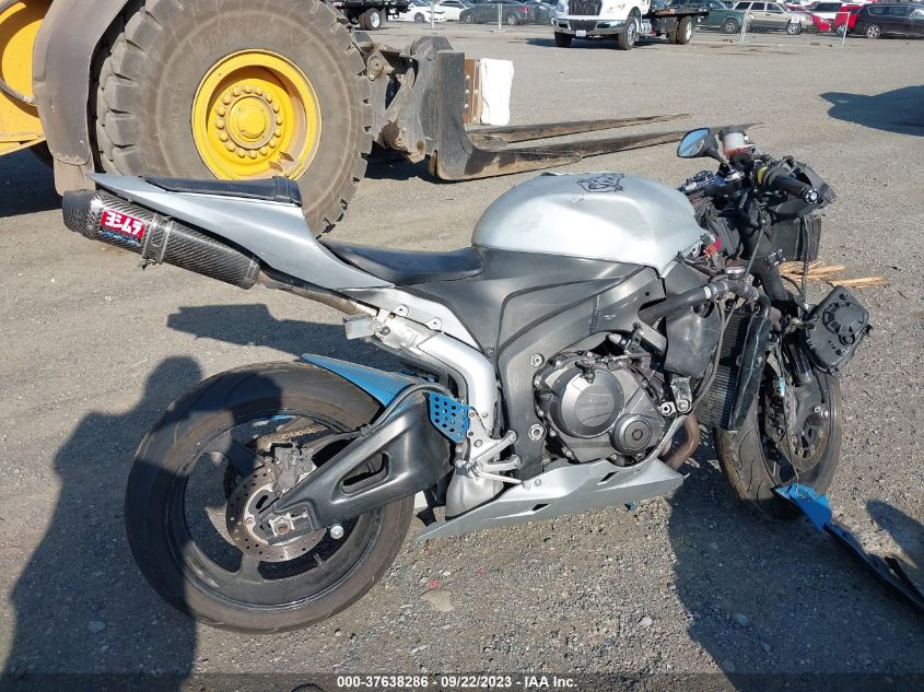 2008 HONDA CBR600 RR - JH2PC40188M100493