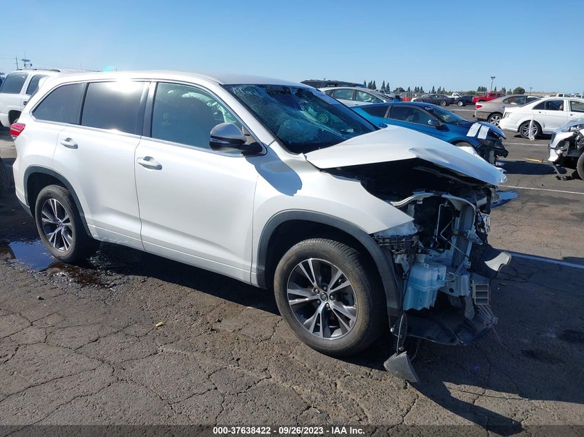 TOYOTA HIGHLANDER LE 2018