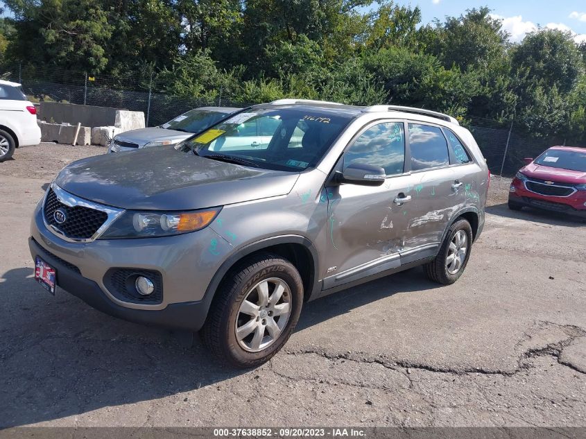 2013 KIA SORENTO LX - 5XYKTCA63DG416192