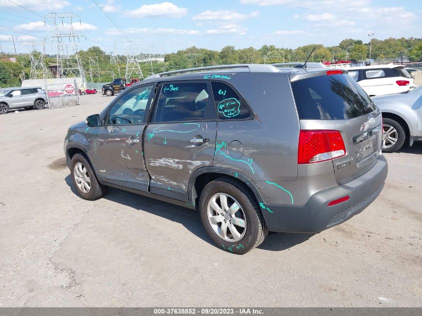 2013 KIA SORENTO LX - 5XYKTCA63DG416192