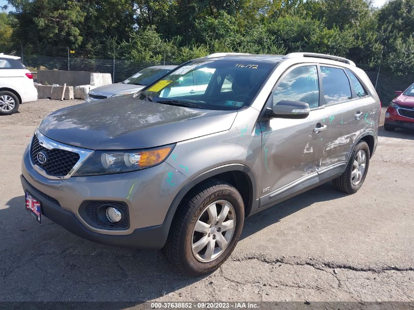 2013 KIA SORENTO LX - 5XYKTCA63DG416192