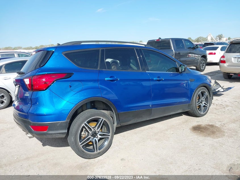 VIN 1FMCU0HD3KUC02055 2019 FORD ESCAPE SEL