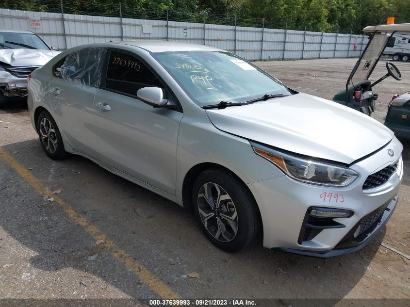 3KPF24AD5ME350279 Kia Forte LXS