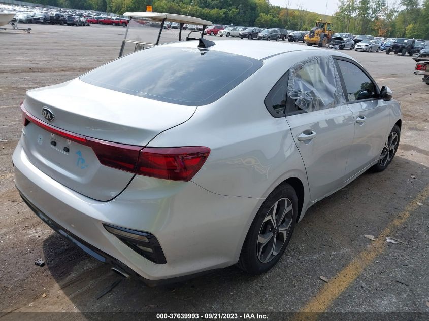 3KPF24AD5ME350279 Kia Forte LXS 4