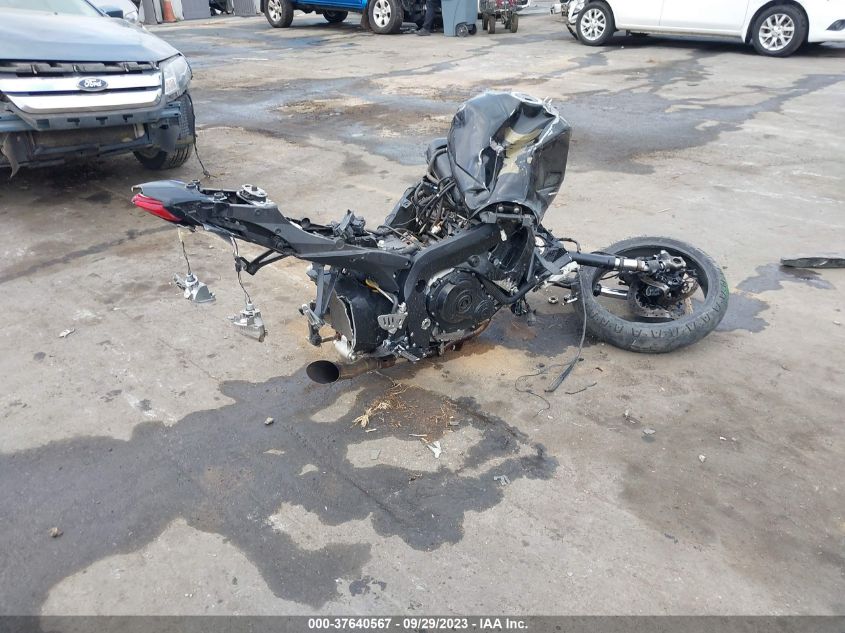 2009 SUZUKI GSX-R750 - JS1GR7LA692103792