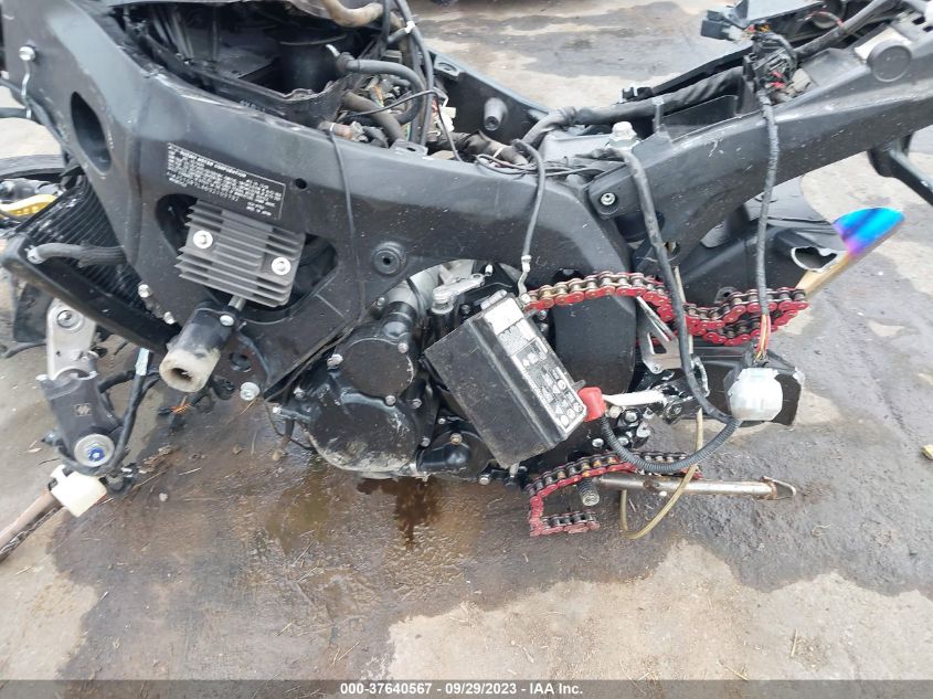 2009 SUZUKI GSX-R750 - JS1GR7LA692103792
