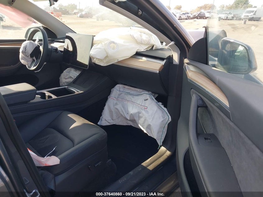 VIN 7SAYGDEF8PA049302 2023 TESLA MODEL Y