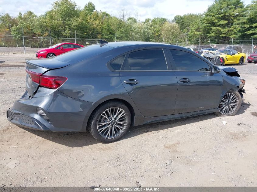 3KPF54AD8PE560502 Kia Forte GT-LINE 4