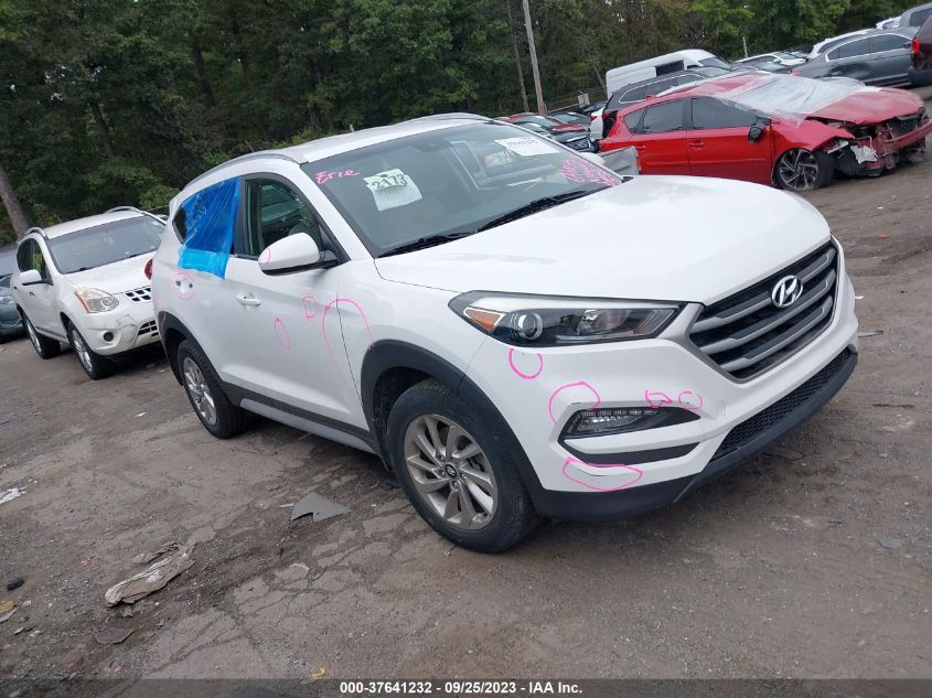2017 HYUNDAI TUCSON SE - KM8J33A47HU455037