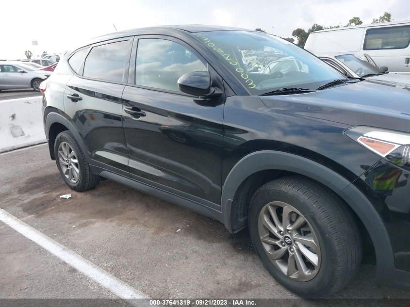 2017 HYUNDAI TUCSON SE - KM8J23A42HU427066