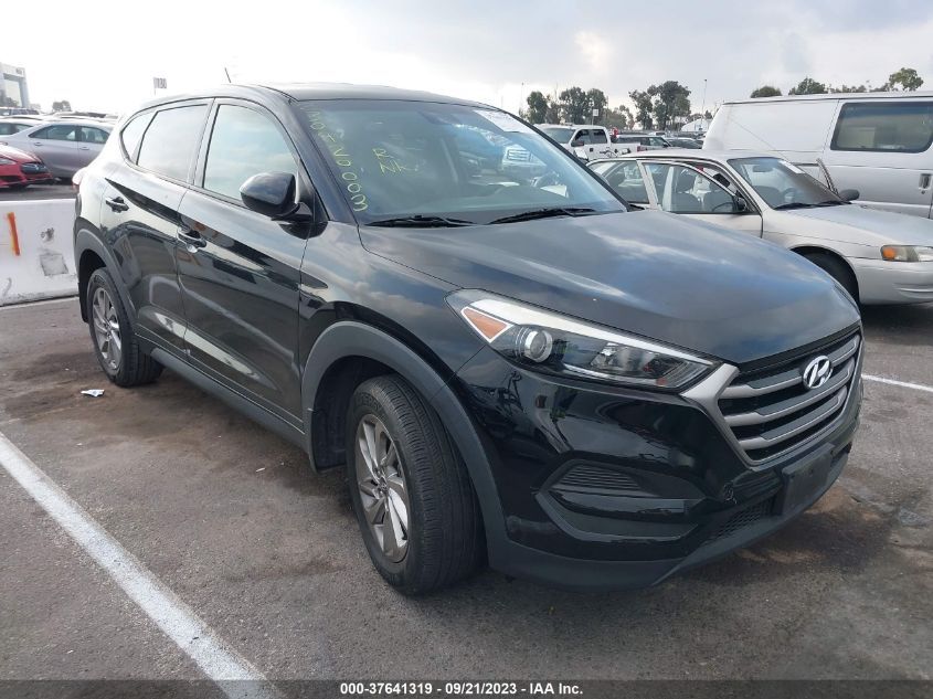 2017 HYUNDAI TUCSON SE - KM8J23A42HU427066