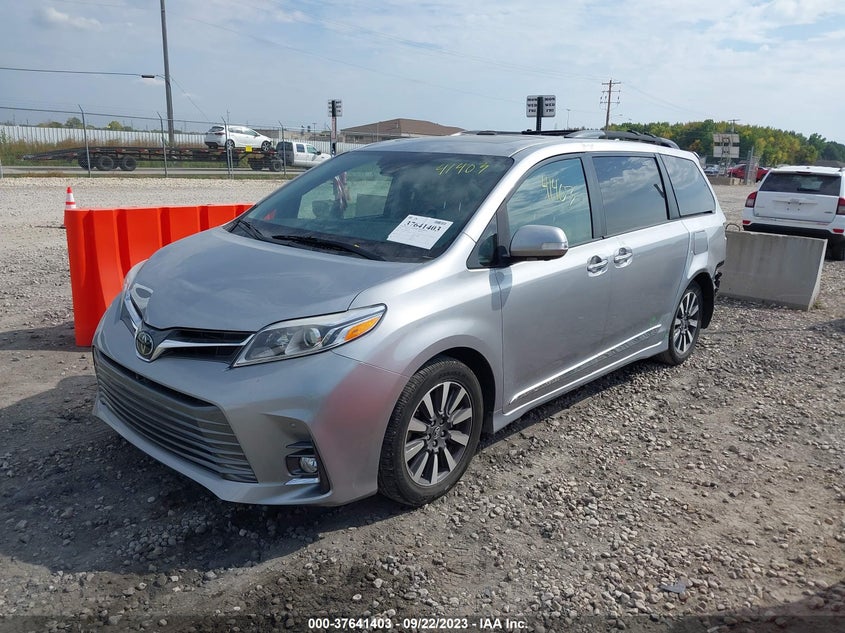 VIN 5TDYZ3DC9JS960043 2018 TOYOTA SIENNA XLE/XLE PREMIUM/LIMITED/L