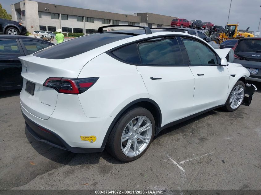 7SAYGDEE6NF491518 Tesla Model Y LONG RANGE 4