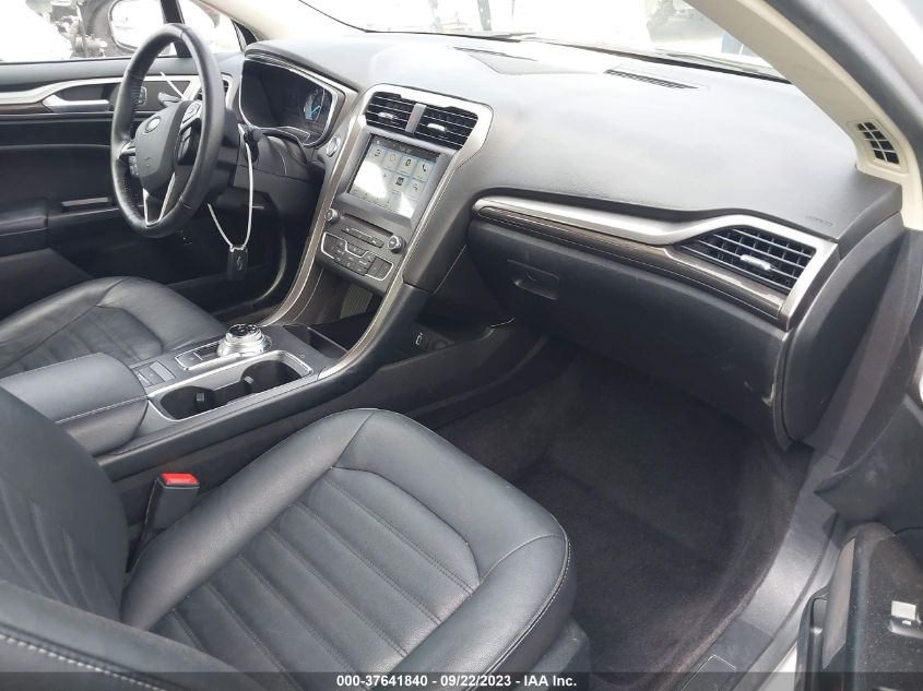 2017 FORD FUSION ENERGI SE - 3FA6P0PU7HR180058