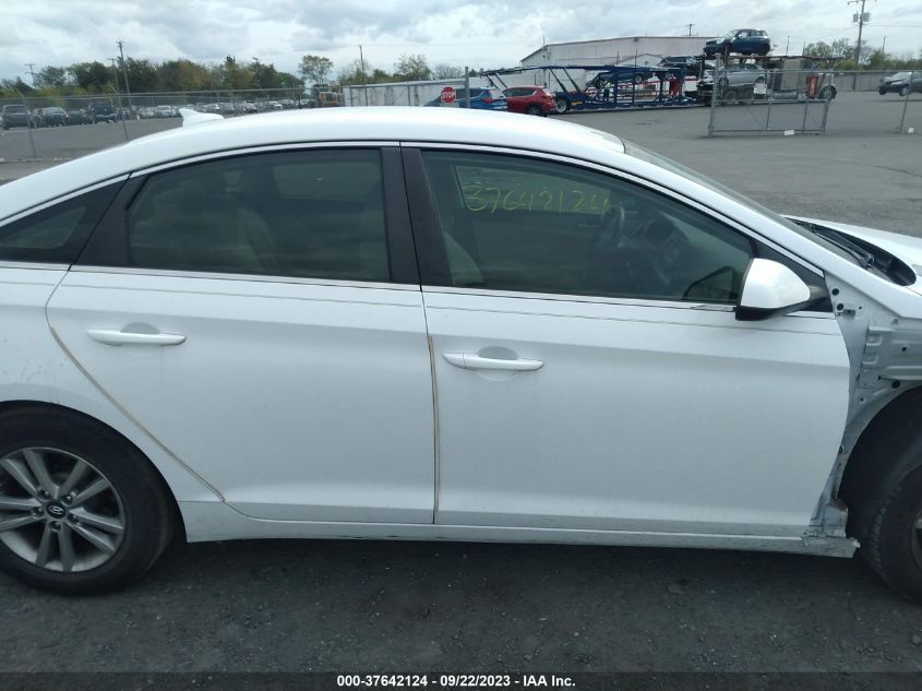 2015 HYUNDAI SONATA 2.4L SE - 5NPE24AF4FH213751