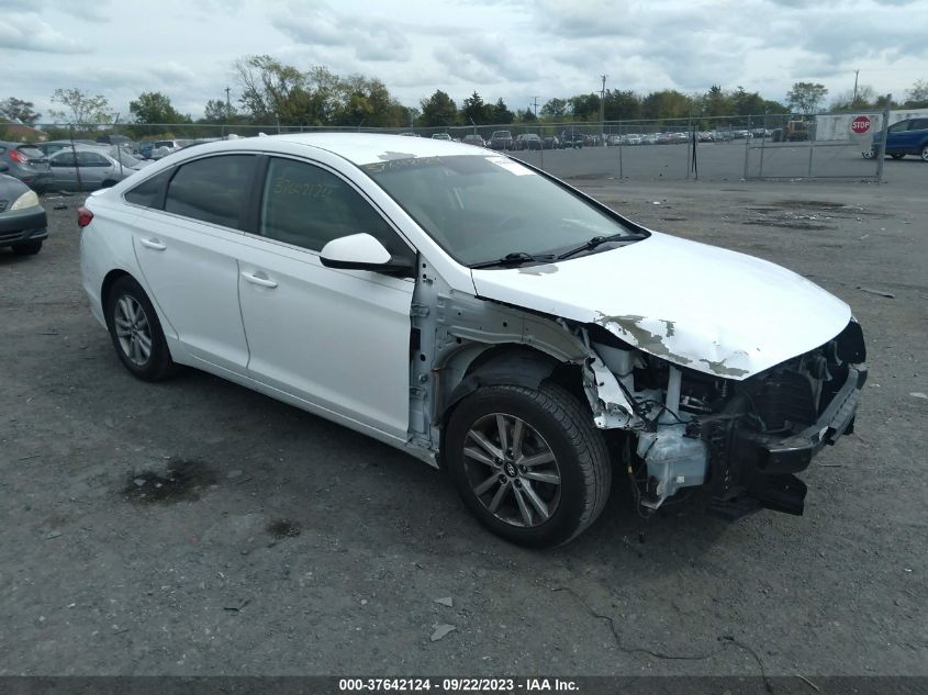 2015 HYUNDAI SONATA 2.4L SE - 5NPE24AF4FH213751