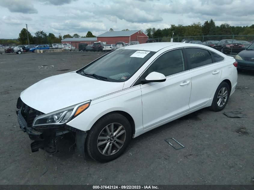 2015 HYUNDAI SONATA 2.4L SE - 5NPE24AF4FH213751