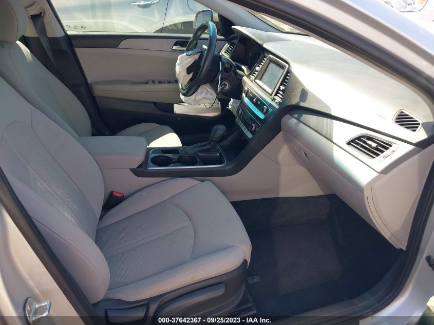 2019 HYUNDAI SONATA SE - 5NPE24AF9KH753770