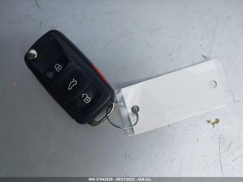 2014 VOLKSWAGEN BEETLE COUPE 2.5L ENTRY - 3VWFP7ATXEM606690