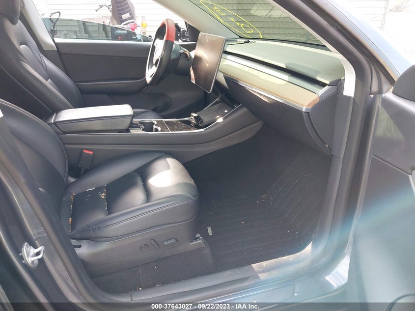 VIN 5YJYGDEE1LF027112 2020 TESLA MODEL Y