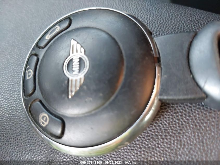 2013 MINI COOPER CONVERTIBLE WMWZN3C58DT568807