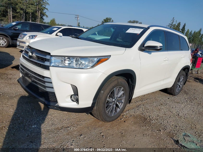 2018 TOYOTA HIGHLANDER VIN: 5TDJZRFH8JS555997