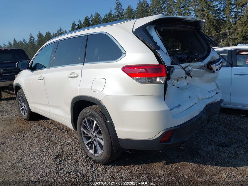 2018 TOYOTA HIGHLANDER VIN: 5TDJZRFH8JS555997