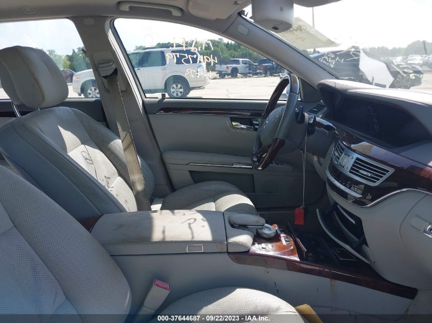 2013 MERCEDES-BENZ S-CLASS S 550 WDDNG7DB1DA504813