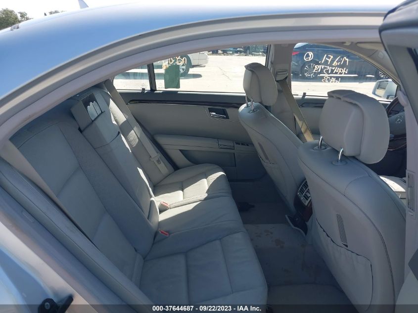 2013 MERCEDES-BENZ S-CLASS S 550 WDDNG7DB1DA504813