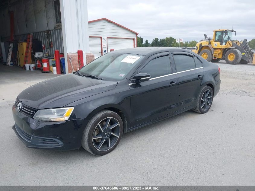 2013 VOLKSWAGEN JETTA SEDAN SE W/CONVENIENCE/SUNROOF - 3VWDX7AJ9DM447729