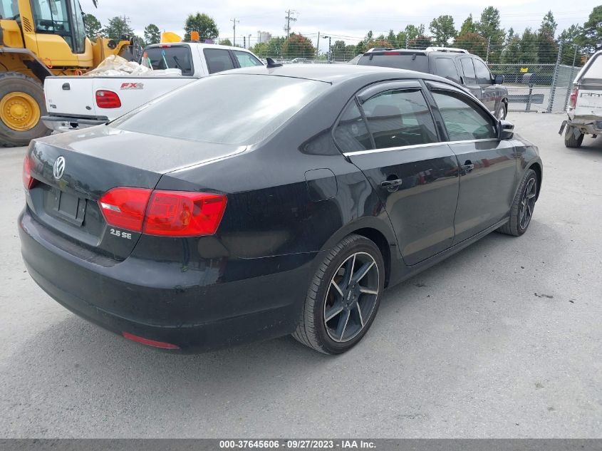 2013 VOLKSWAGEN JETTA SEDAN SE W/CONVENIENCE/SUNROOF - 3VWDX7AJ9DM447729