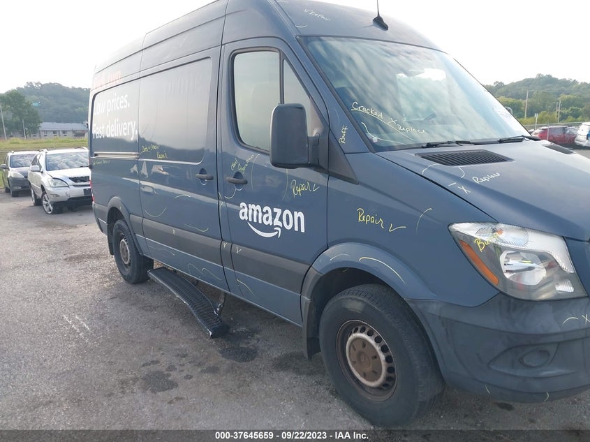 VIN WD3PE7CD4JP647852 2018 MERCEDES-BENZ SPRINTER CARGO VAN