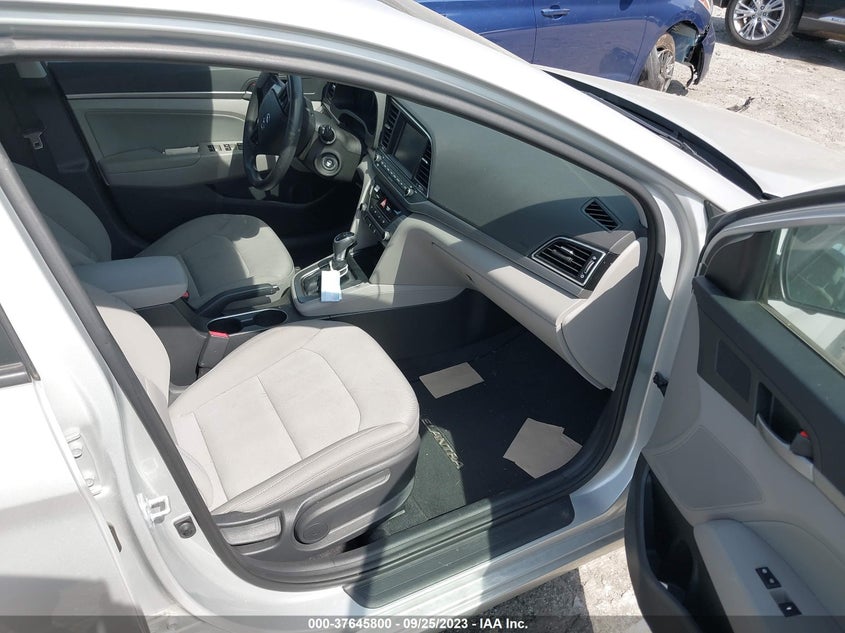VIN 5NPD84LF8JH403066 2018 HYUNDAI ELANTRA SEL