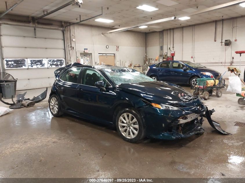 2020 TOYOTA CAMRY LE - 4T1C11AK4LU943291