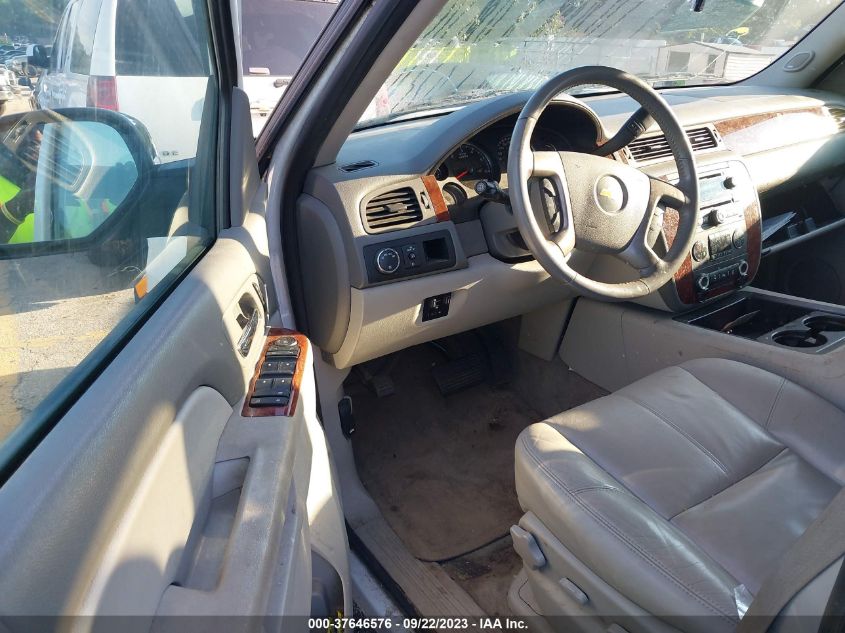 2014 CHEVROLET SUBURBAN C1500 LT - 1GNSCJE03ER187744