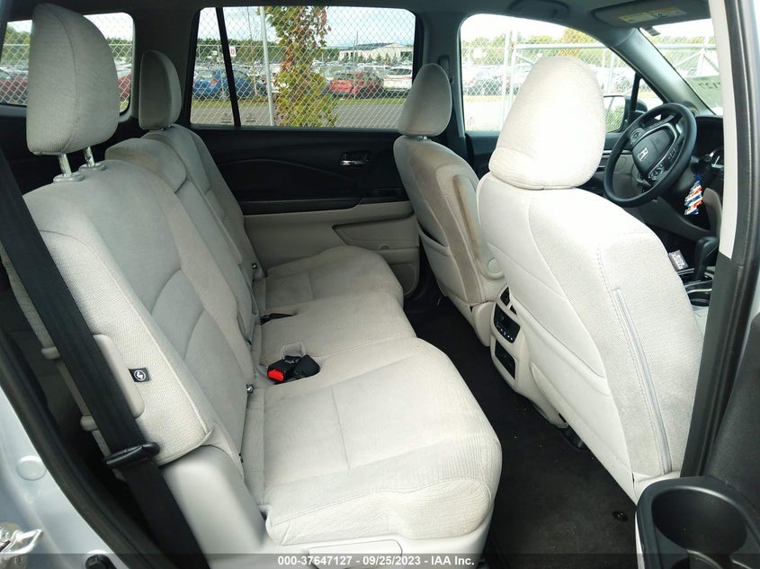 VIN 5FNYF5H32JB002669 2018 HONDA PILOT EX