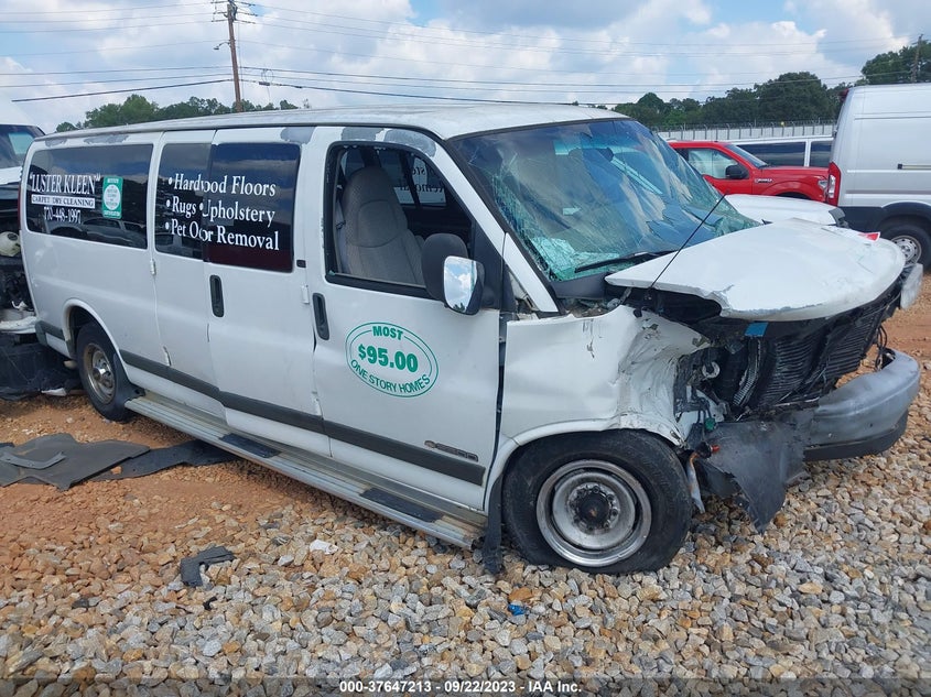 CHEVROLET EXPRESS VAN 2001. Lot# 37647213. VIN 1GAGG29R211100788. Photo 1