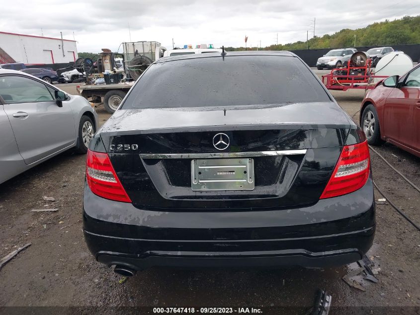 2014 MERCEDES-BENZ C 250 SPORT/LUXURY WDDGF4HB5EA954325
