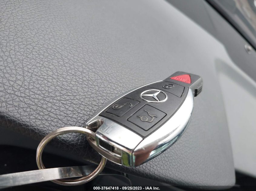 2014 MERCEDES-BENZ C 250 SPORT/LUXURY WDDGF4HB5EA954325