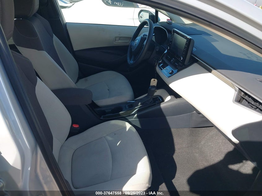 VIN 5YFEPMAE2NP303183 2022 TOYOTA COROLLA LE